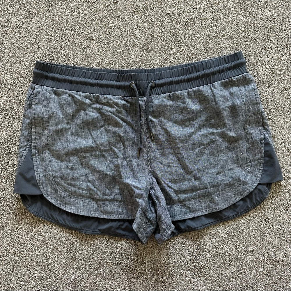 Athleta Linen Blend Chambray Gray Shorts Size 14‎ Elastic Waist Pockets